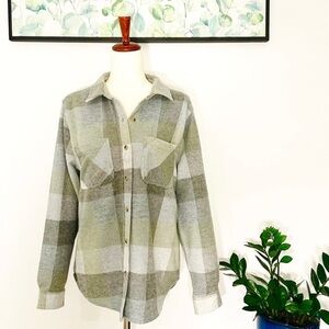 💚Beachlunchlounge Button-down Shirt-Jacket, Size M, Green/Cream plaid (NWT)